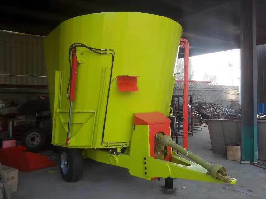 Tmr Feed Mixer for Farm Animal Feeding in China